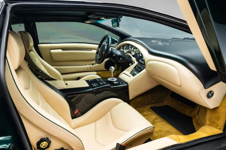 داخل لامبورگینی دیابلو